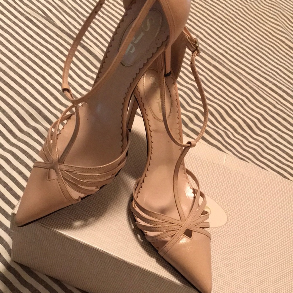 SJP nude Carrie heels